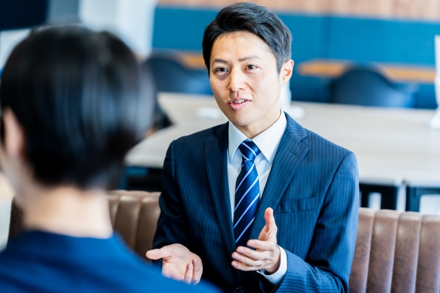 人の成果を横取りする人の裏事情