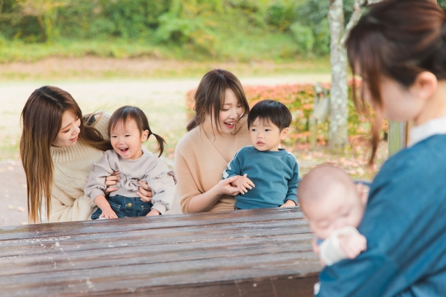 ママ友との会話が続かないときの対処法