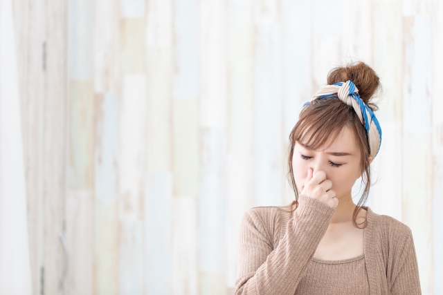 香水が臭いせいで吐きそうな職場…それでも我慢しているあなたへ